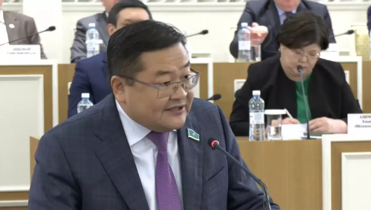 Айдос Сарым: Жаңа Конституция жобасы – бірегей тарихи құжат