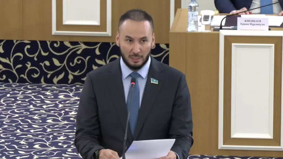 Жаңа Конституция мемлекеттің дербес таңдауын және кемелдігін айғақтайды – Айдарбек Қожаназаров