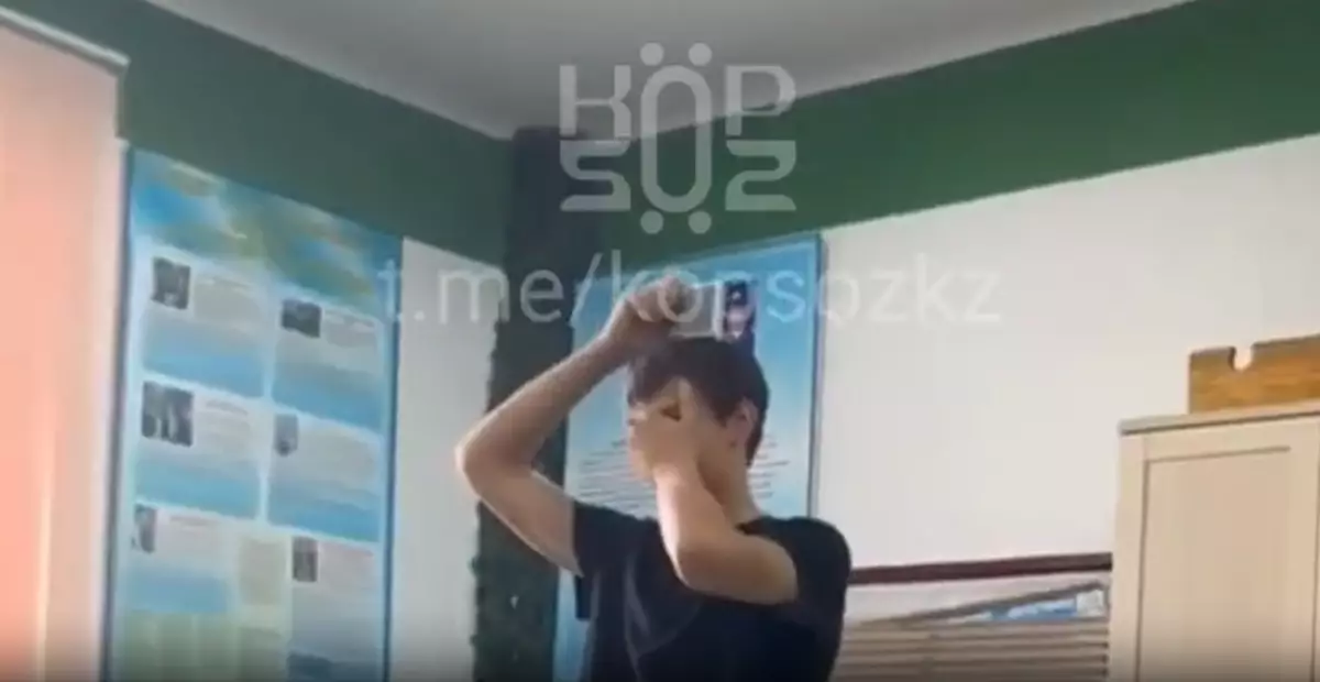 Преподаватель выстрелил по мишени на голове студента в колледже Алматы