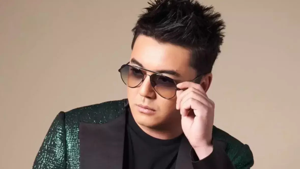 Әнші Алмас Кішкенбаев ренішін білдіріп, үндеу жасады