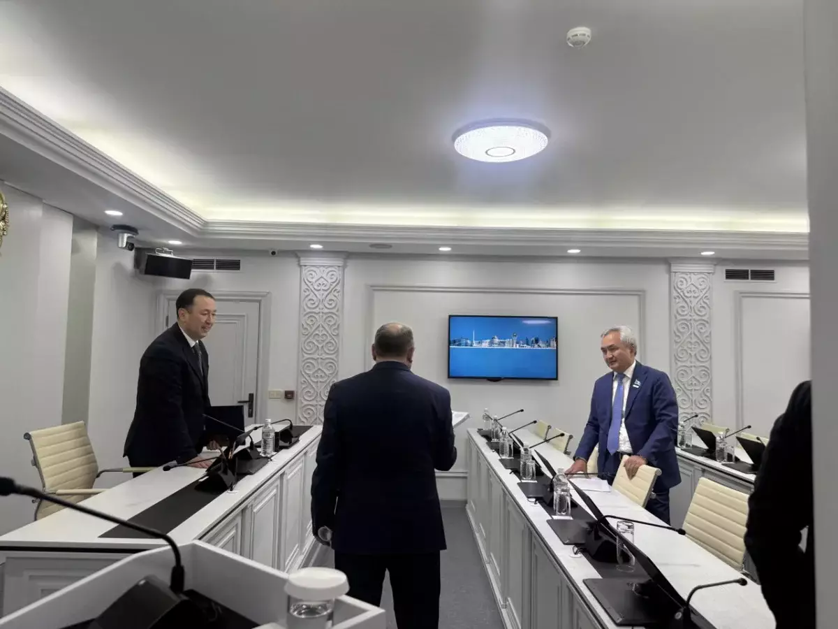 Маслихат Астаны закрыл свои двери: почему депутаты боятся журналистов?