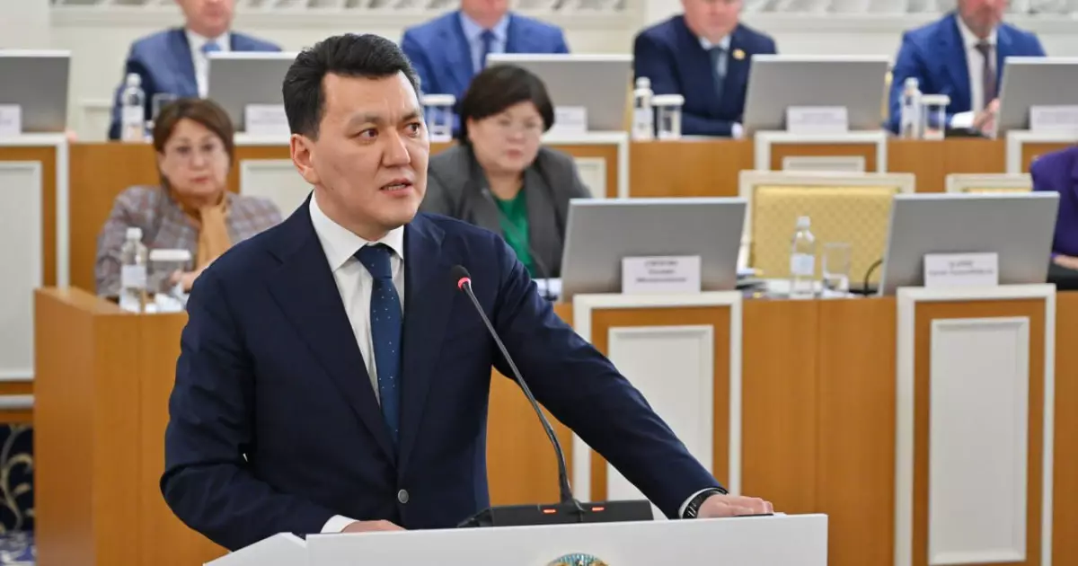   Жаңа Конституция мәтіні оқуға жеңіл, құқықтық тұрғыдан нақты құжатқа айналды – Ерлан Қарин   