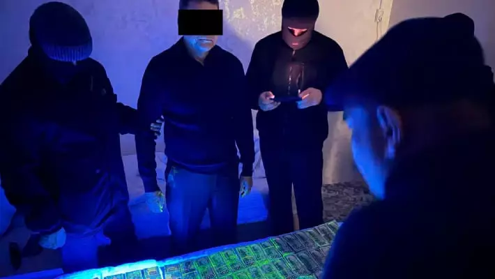 В Бухаре задержан мужчина, обещавший оформить золотоносный участок