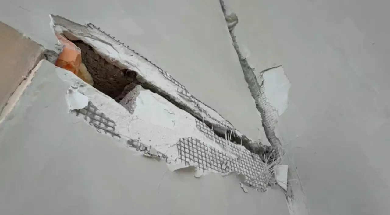 Атырауда тұрғын үйлердің сапасыз салынғаны белгілі болды