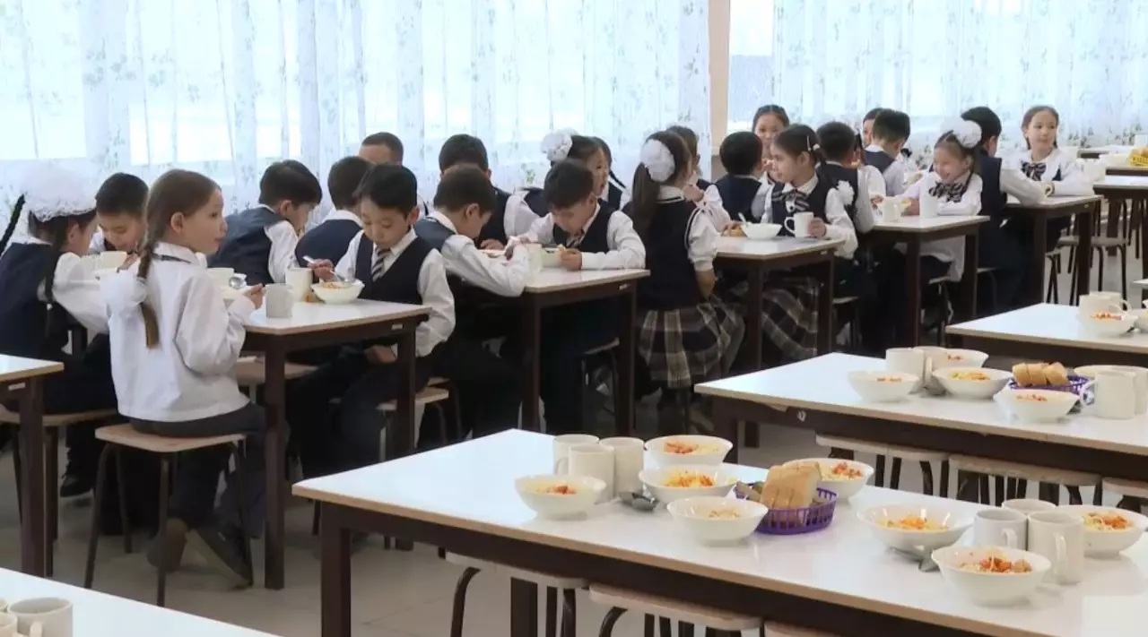 Жетісу облысында 66 мың оқушы тегін тамақтанады