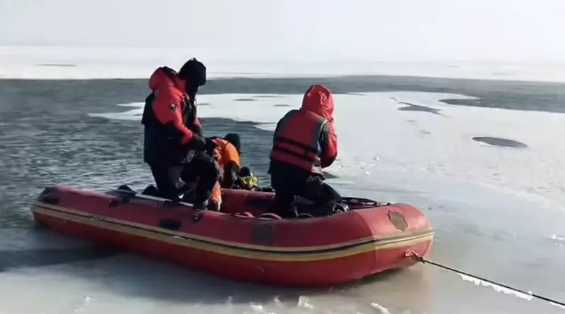 Машина с супругами провалилась под лёд в Карагандинской области