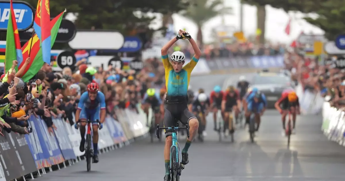   Евгений Федоров тас жолдағы велоспорттан Азия чемпионатында топ жарды   