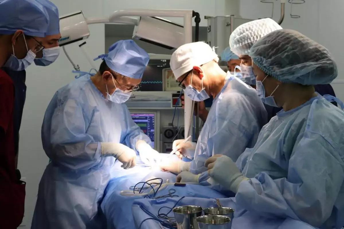 Маленький ребенок проглотил более 30 магнитов в Алматы