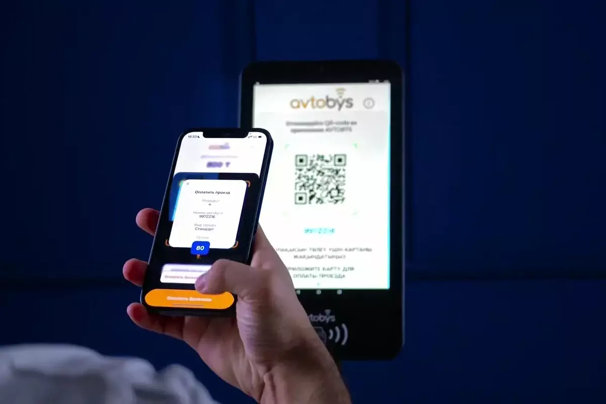 В Алматы внедряют новую систему оплаты в автобусах