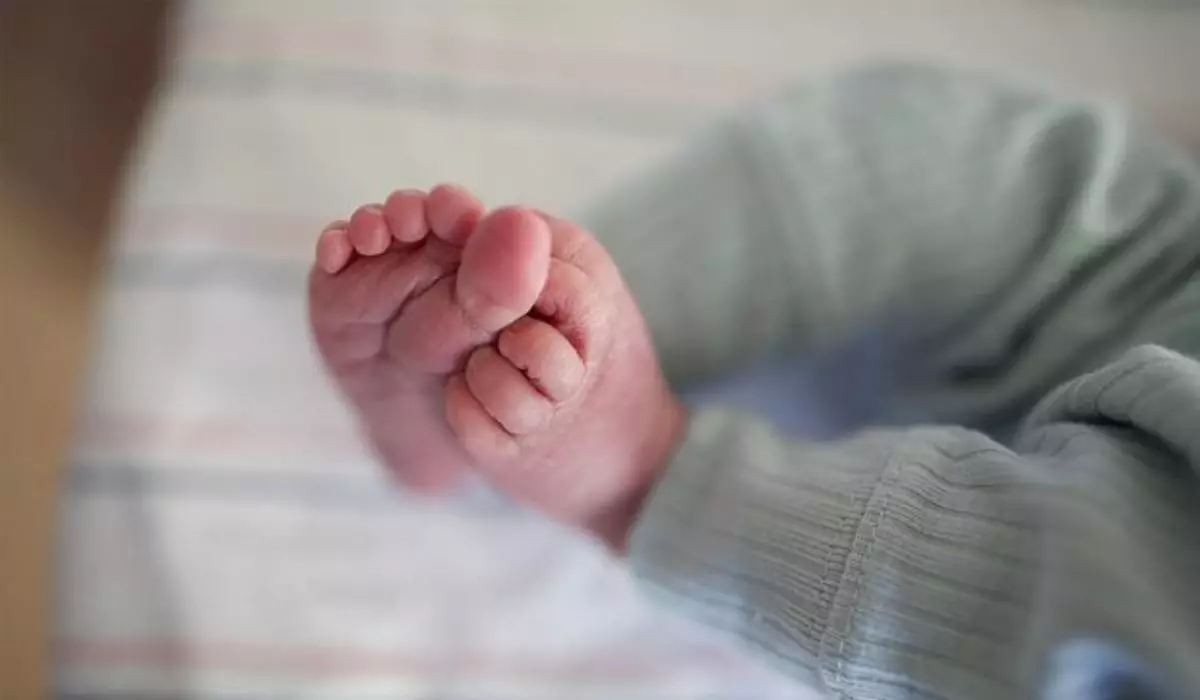 Жүктілігі жайлы білмеген әйел жұмыс орнындағы дәретханада ұл баланы дүниеге әкелді