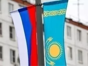 Казахстан пересмотрит формулировки о статусе русского языка в проекте новой конституции.