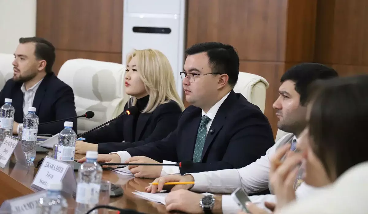 «Ассамблея жастары» РҚБ жаңа Конституция жобасын бірауыздан қолдады