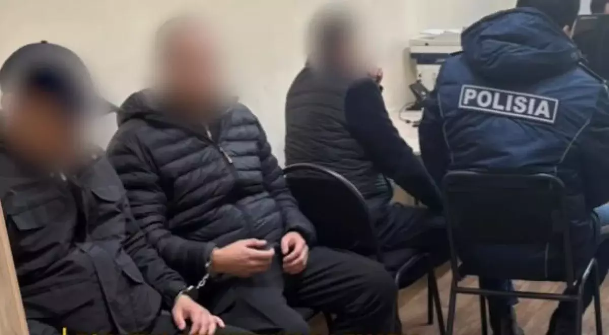 Өздерін полицей ретінде таныстырған: Алматыда адам ұрлап бара жатқан үш ер адам ұсталды (ВИДЕО)