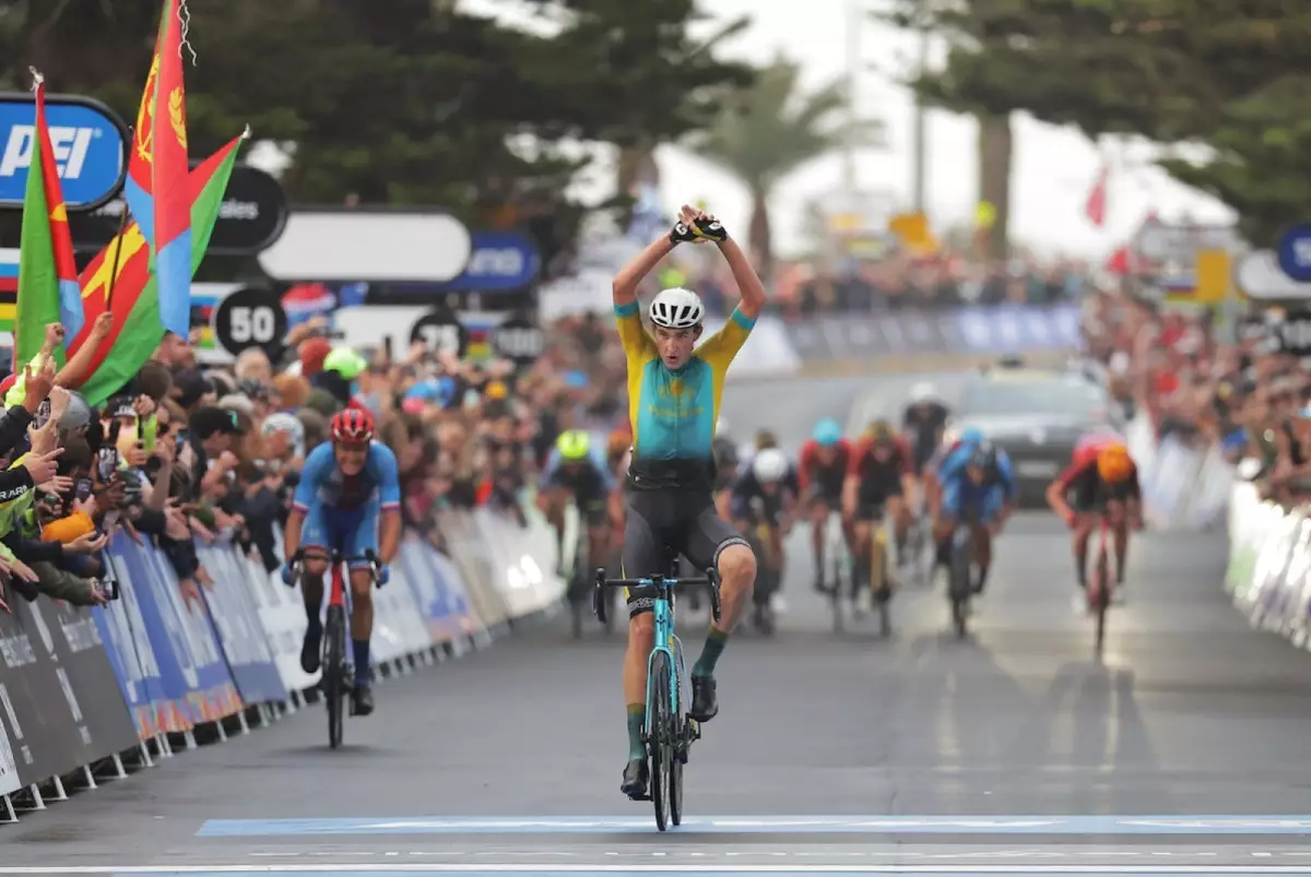 Казахстанец завоевал "золото" чемпионата Азии по велоспорту на шоссе