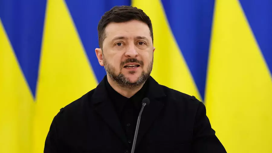 Зеленский 24 ақпанда сайлау жариялайтыны туралы ақпаратты жоққа шығарды