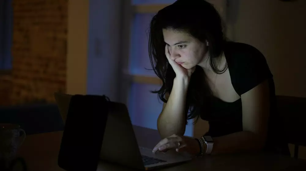 Анонима, пять лет преследовавшего в сети девушку и ее семью, раскрыли в Улытау