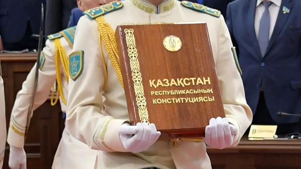 Стало известно, когда вступит в силу новая Конституция в случае поддержки народа