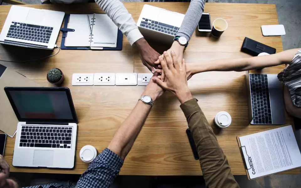 Әр төртінші қызметкер — зумер: сарапшы бизнес кадрлық моделі қалай өзгеріп жатқанын айтты