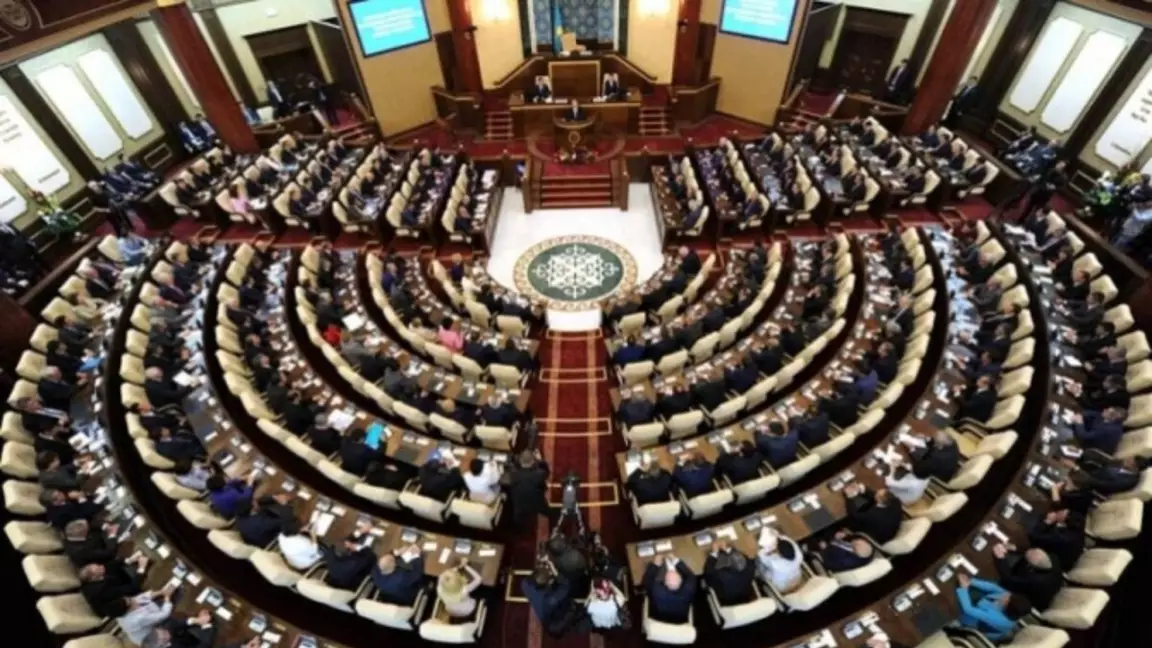 1 шілдеден бастап қазіргі Парламенттің жұмысы тоқтауы мүмкін