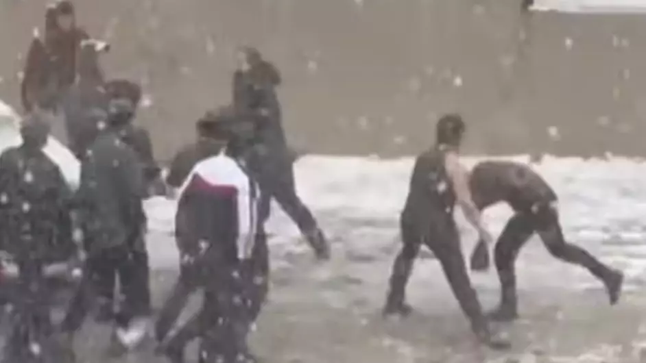 Шымкентте жол үстіндегі жанжал жаппай төбелеске ұласты (ВИДЕО)