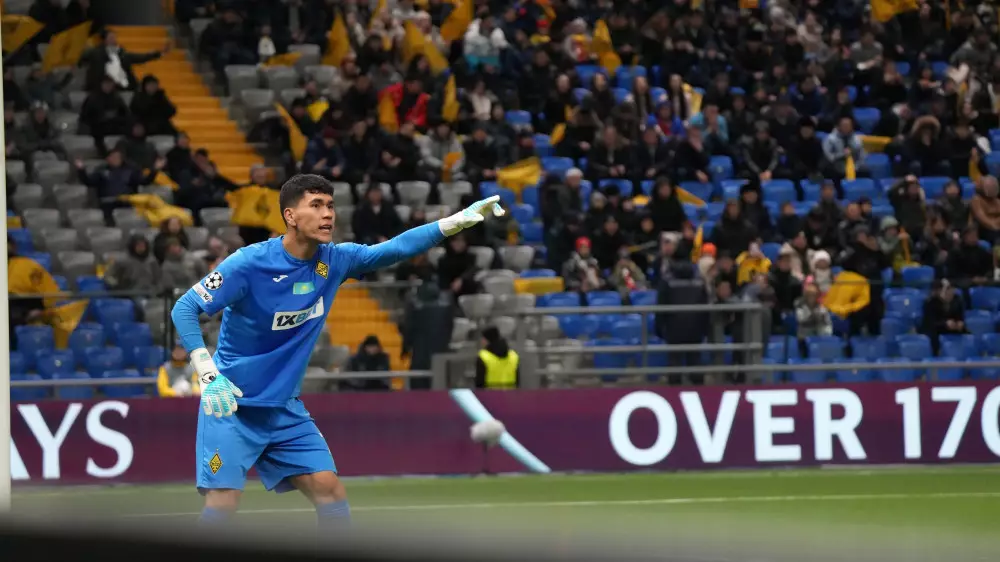 УЕФА включил сейв Анарбекова в число лучших в Лиге чемпионов