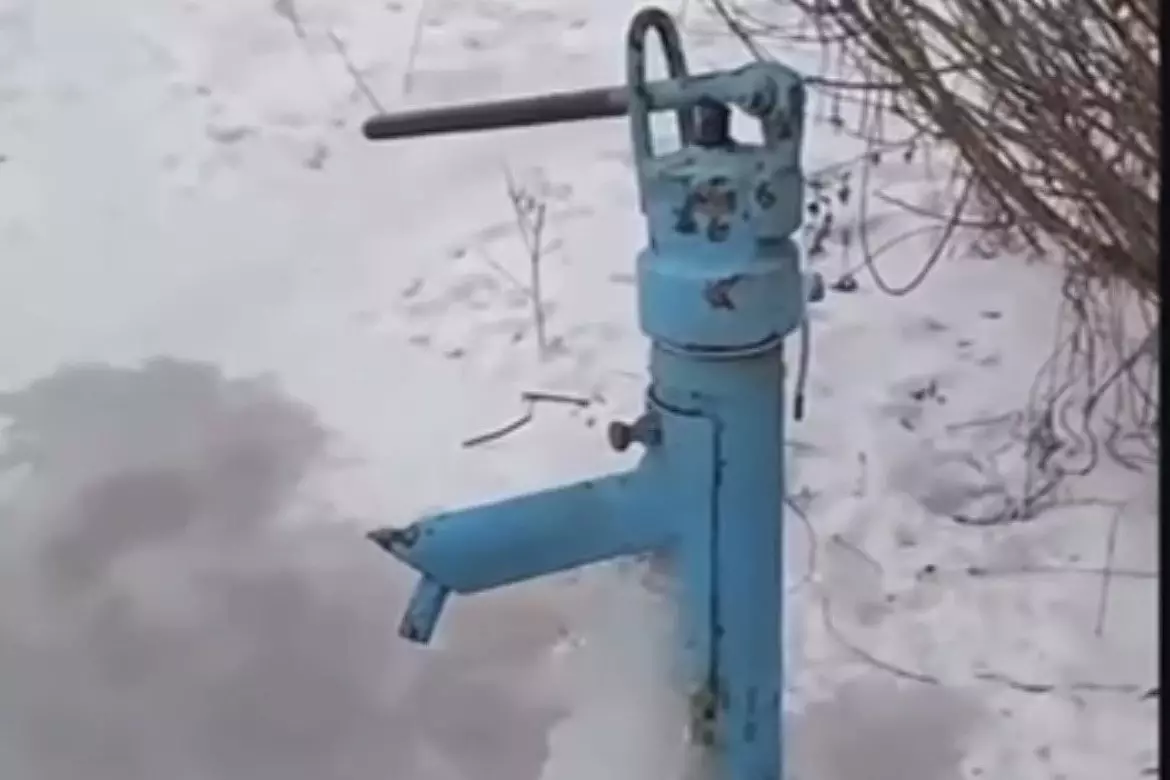 Қыс бойы су жоқ: Петропавлда жұрт колонкадан бір тамшы су ала алмай отыр