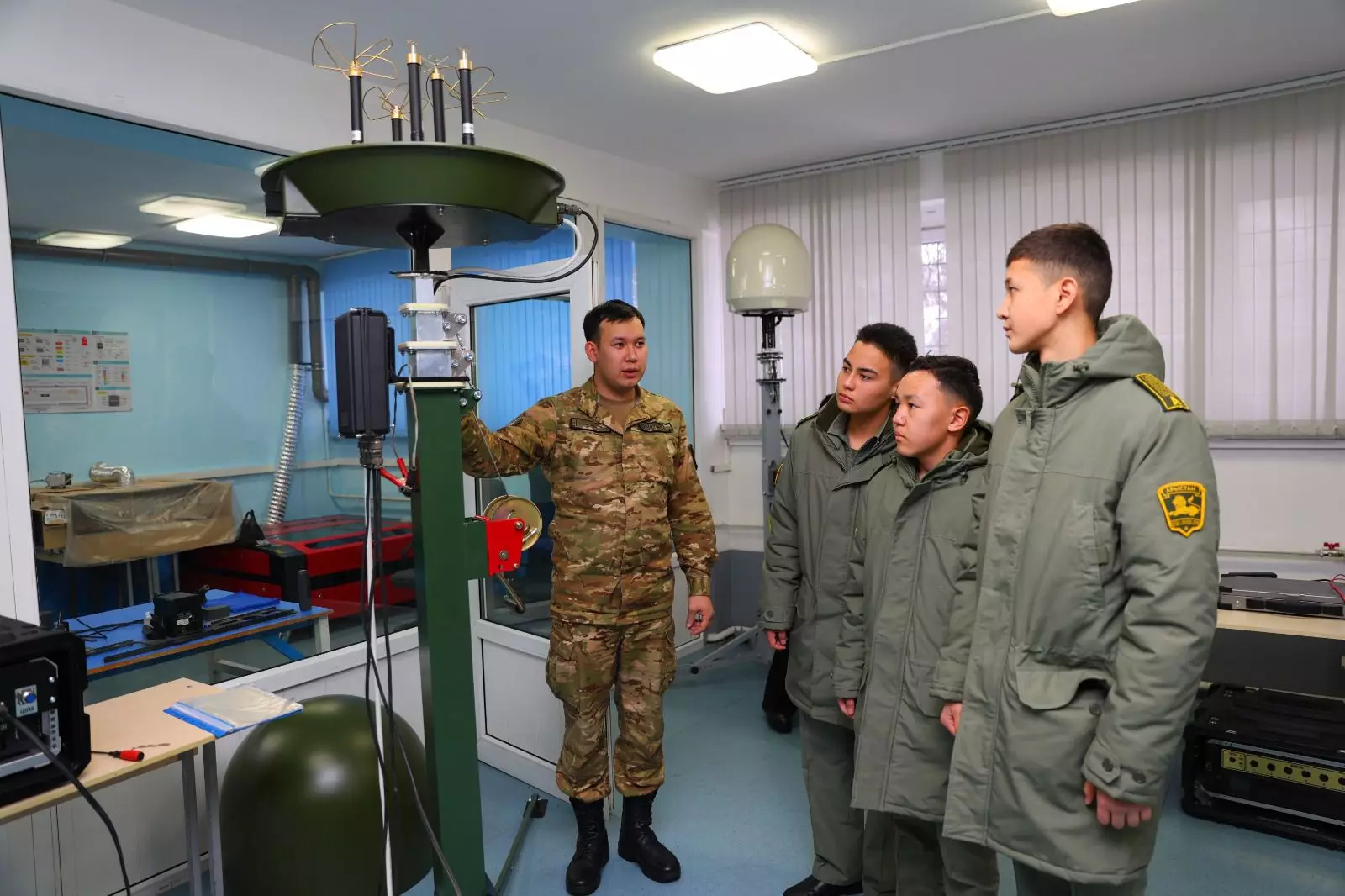 Лицеисты «Арыстан» побывали в военном институте связи