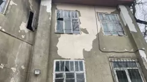 Алматы әкімдігінің өкілдері апатты ғимараттың бұзылуына қатысты түсініктеме берді