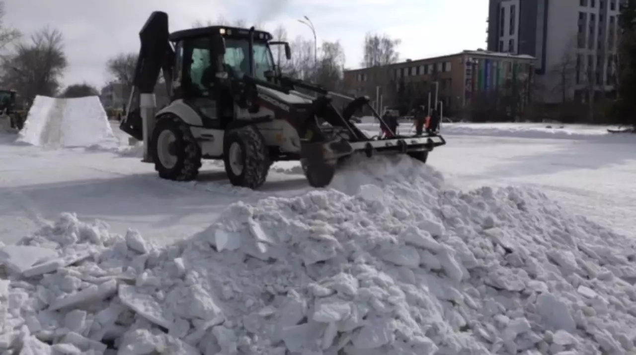ИИ следит за вывозом снега в Петропавловске