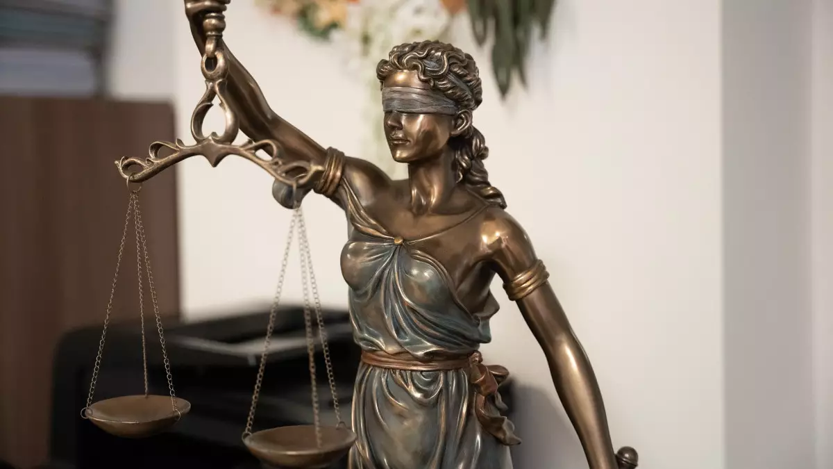 Адвокатура мәртебесі Конституцияға бөлек баппен енгізілді: Жаңа норма нені өзгертеді?