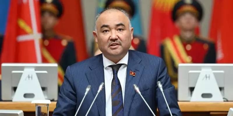 Отставки в эшелонах власти Кыргызстана продолжаются