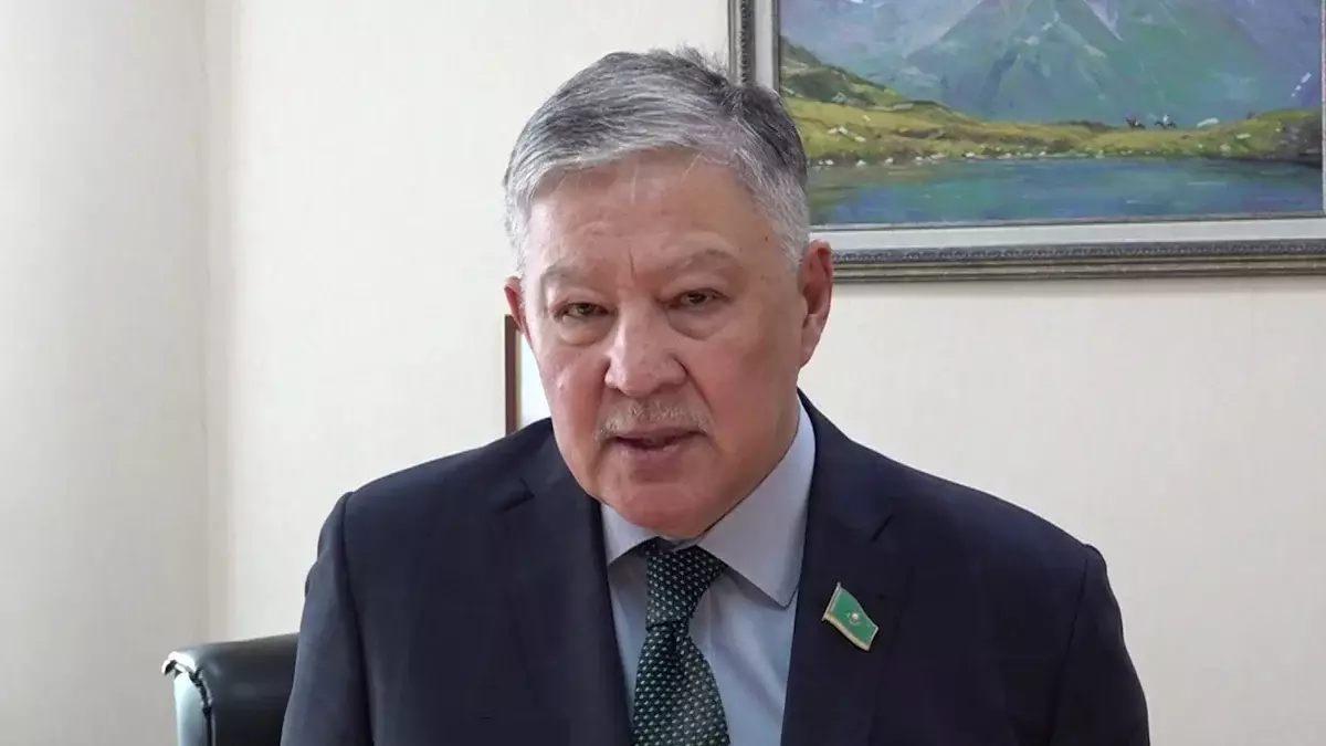 Шакарым Буктугутов: Казахстан переходит к президентско-парламентской модели