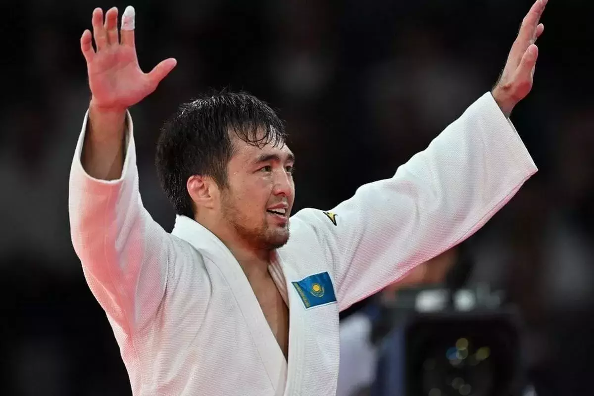 Елдос Сметов туған ағасының қол астында жаттыға бастады