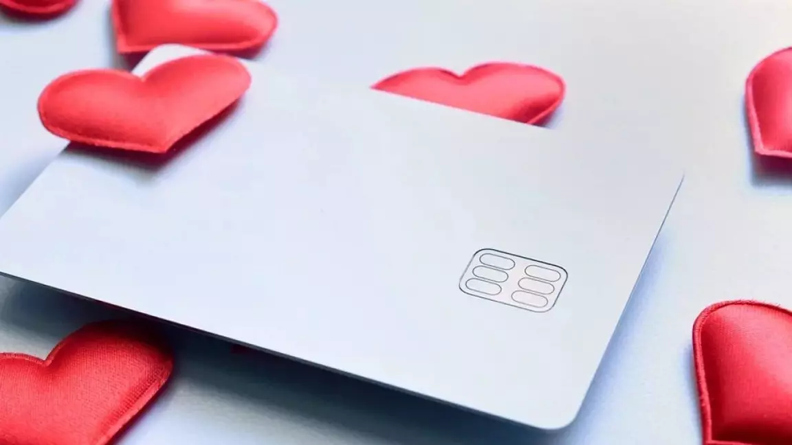 Сыйлық аламын деп сан соғып қалмаңыз: ІІМ 14 ақпанның алдында ескерту жасады