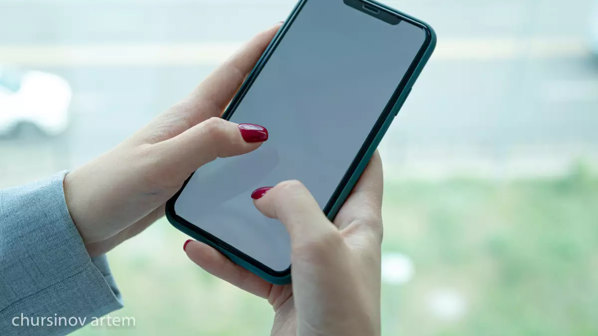 Күйеуінің телефонын тексерген: Жуалыда отбасылық жанжал сотқа жетті