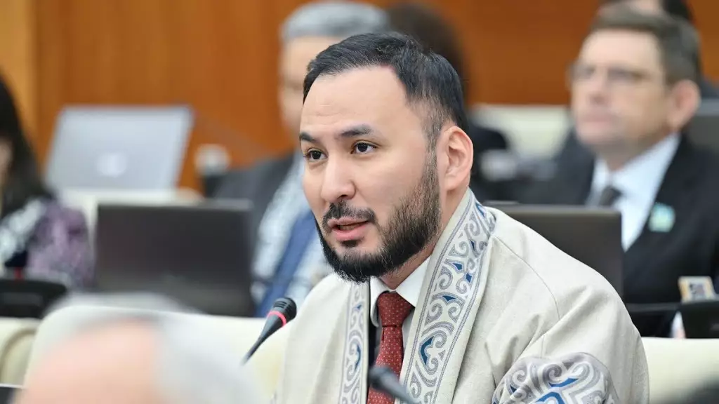 "Мектептегі тамақтың жартысынан көбі қоқысқа төгілуде" деген депутат дабыл қақты