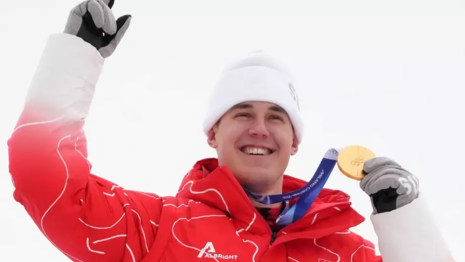 Швейцарец стал первым за 58 лет с тремя золотыми на Олимпиаде в горнолыжном спорте