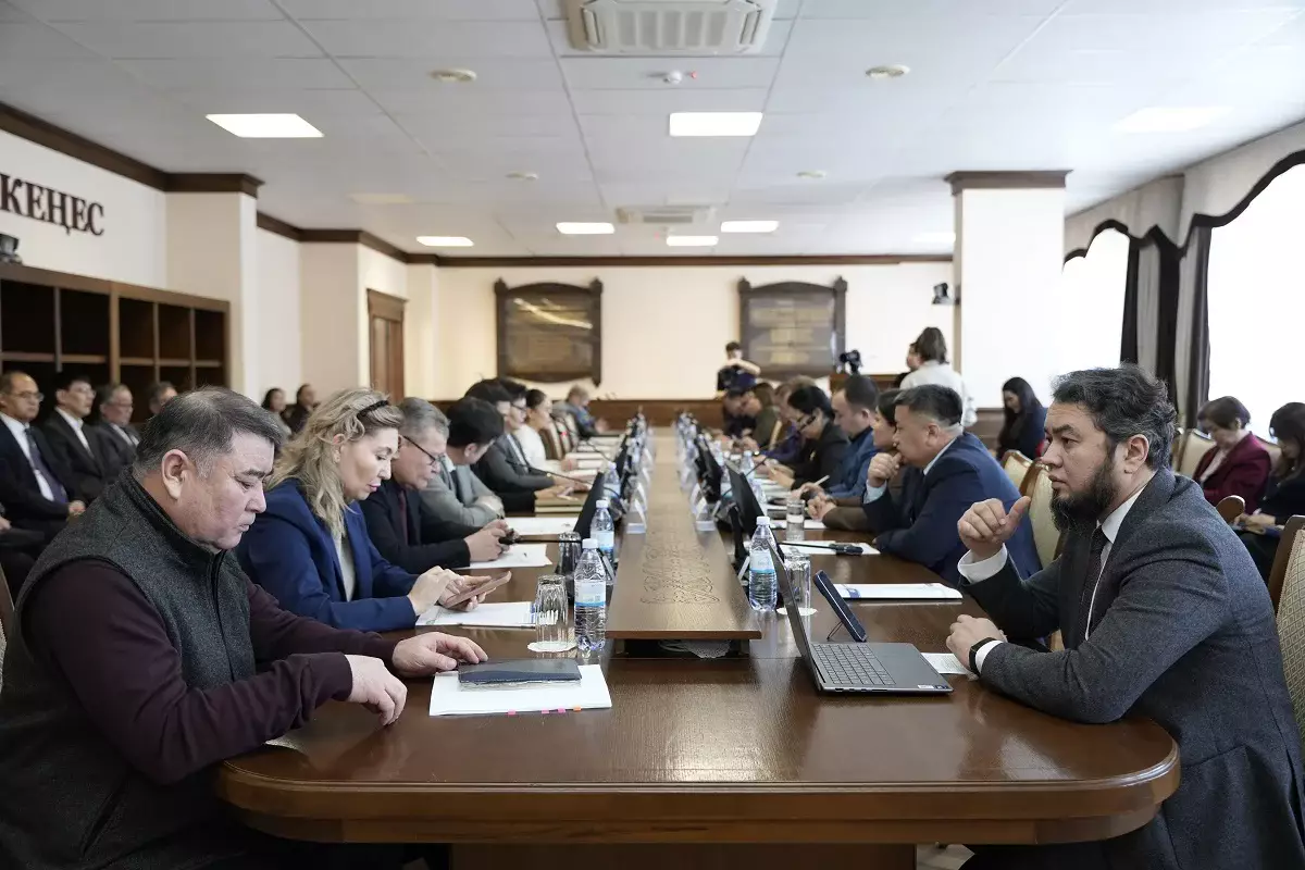 ЕҰУ-да жаңа Конституция жобасының маңыздылығы атап өтілді