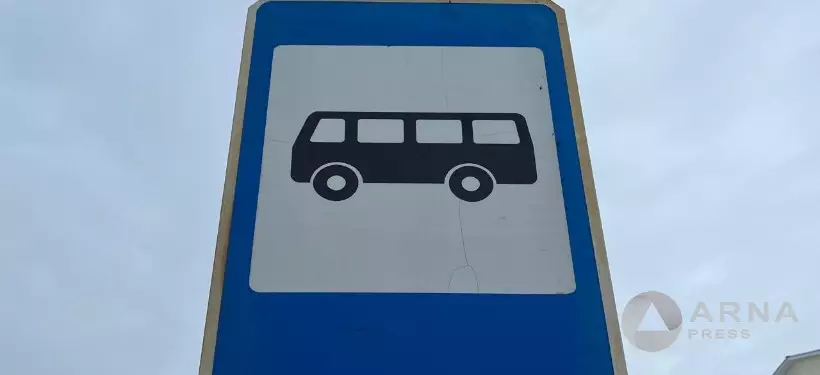 Приходится идти пешком: вернуть прежние автобусные остановки просят семейчане