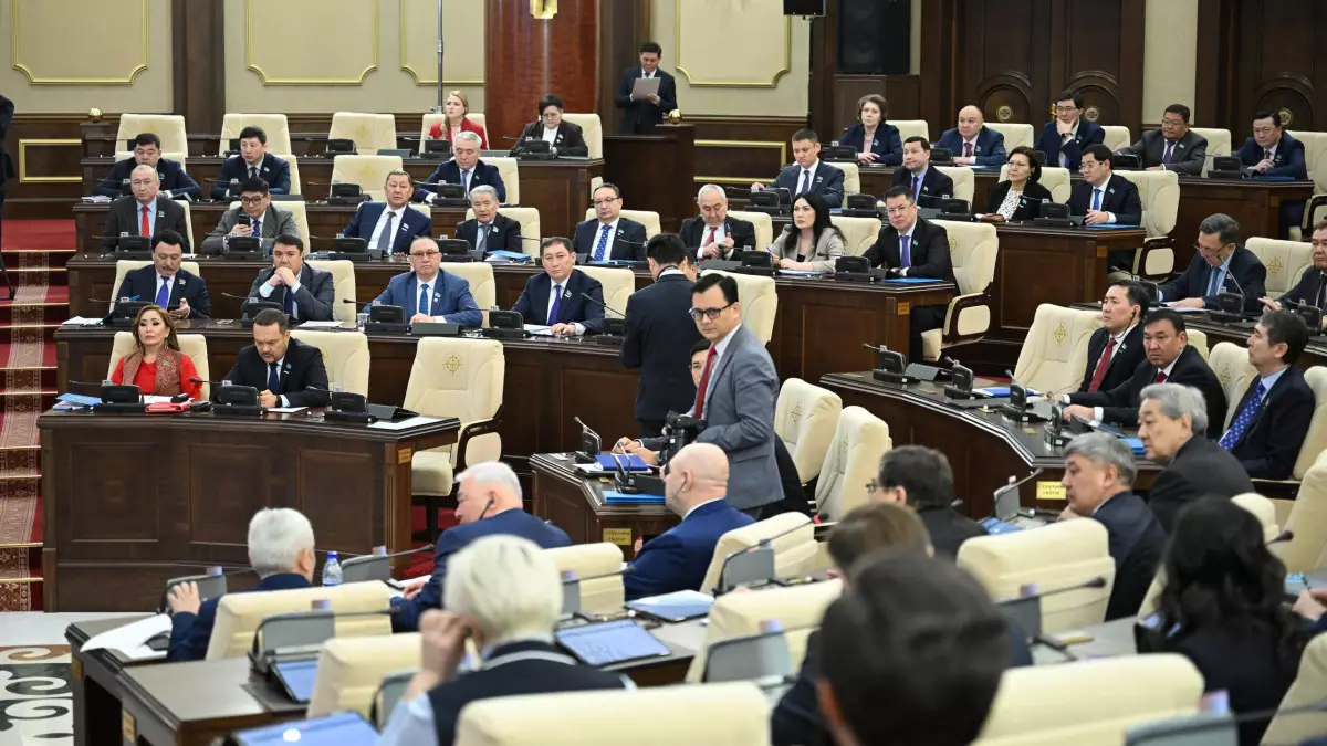 Жаңа Конституция заң қабылдауға қалай әсер етеді?