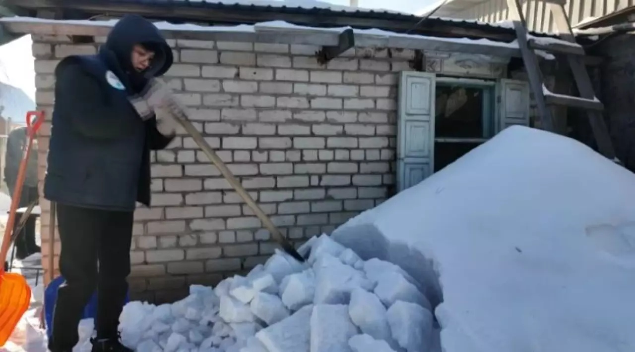 Волонтёры помогают пенсионерам Петропавловска