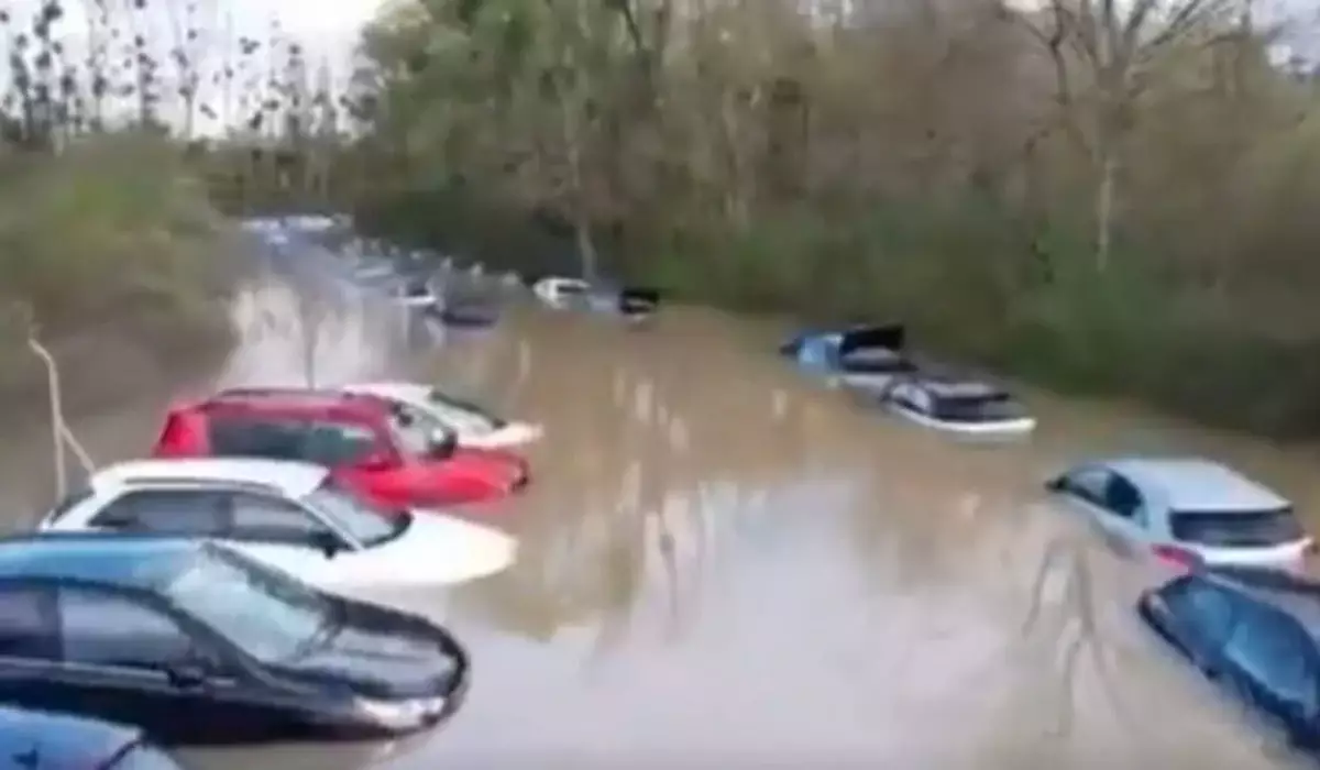 Мощный ураган обрушился на Францию: есть погибший и пострадавшие