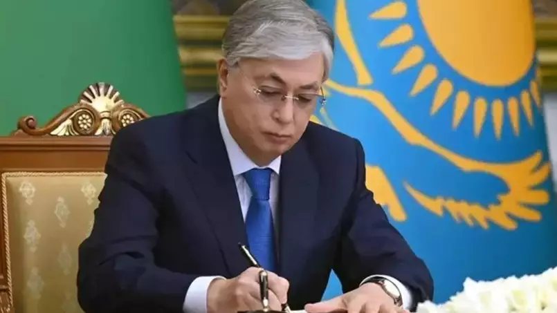 Токаев подписал закон о жилищных отношениях и правоохранительной службе