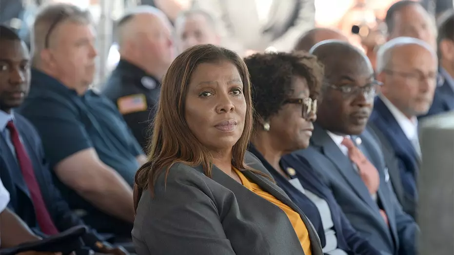 Производитель аксессуаров для оружия выплатит 1,75 миллиона долларов семьям жертв массовой стрельбы в Баффало.