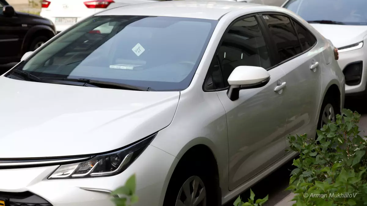 Сәтбаевта жалған нөмір таққан жүргізуші жауапқа тартылды