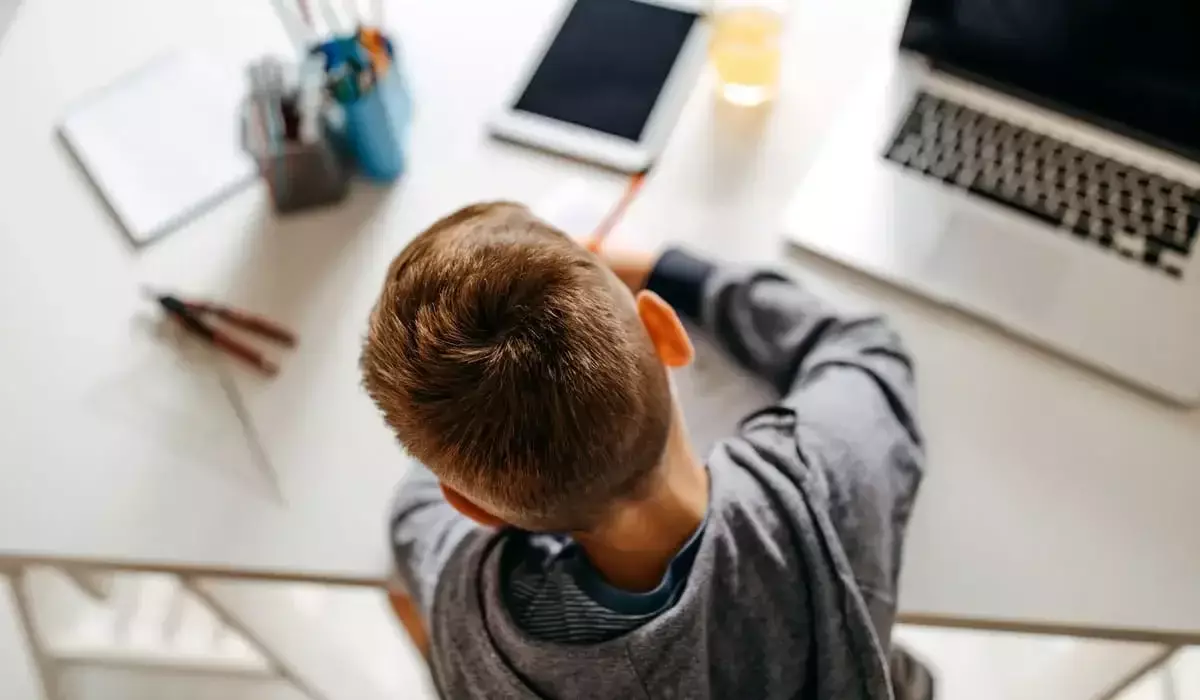 Школьников перевели на дистанционку из-за непогоды в Астане