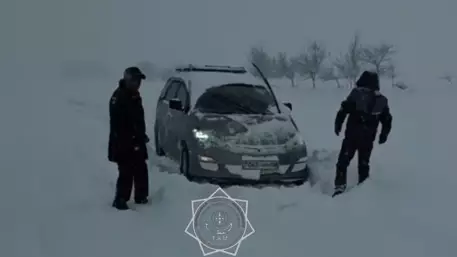 Жамбыл облысында қар құрсауында қалған 12 көлік шығарылды