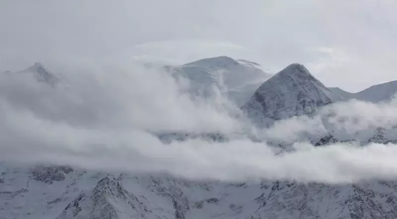 Мужчину без снаряжения и телефона спасли в горах Алматы