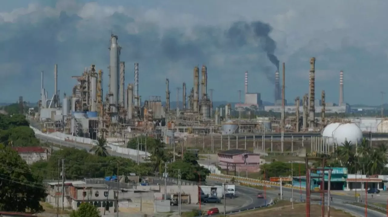 ОПЕК: В январе добыча нефти сократилась