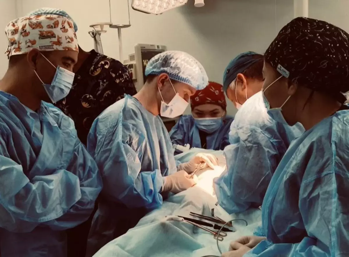 В Алматы врачи спасли жизнь 12-летнему подростку с редким заболеванием брюшной полости